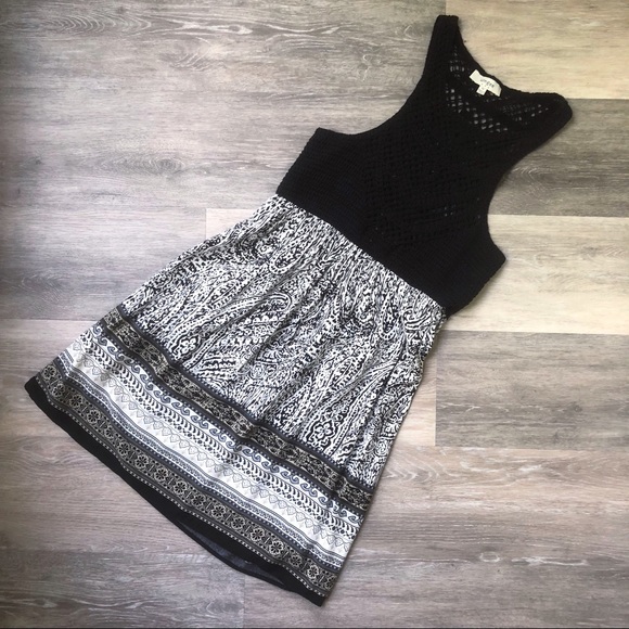 Umgee Dresses & Skirts - Umgee black & white crochet top mini dress, EUC, M